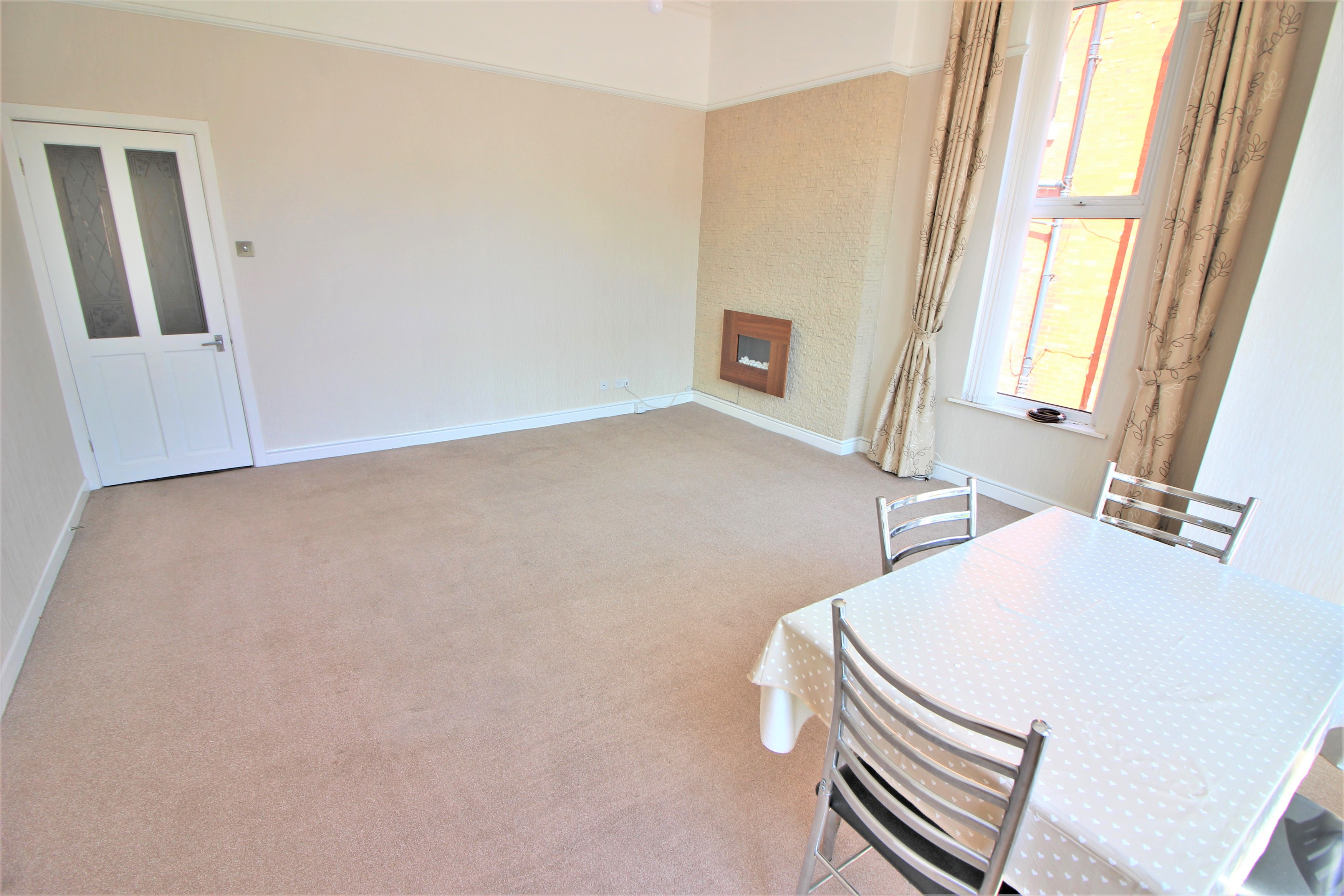 2 bedroom Apartment Let agreed