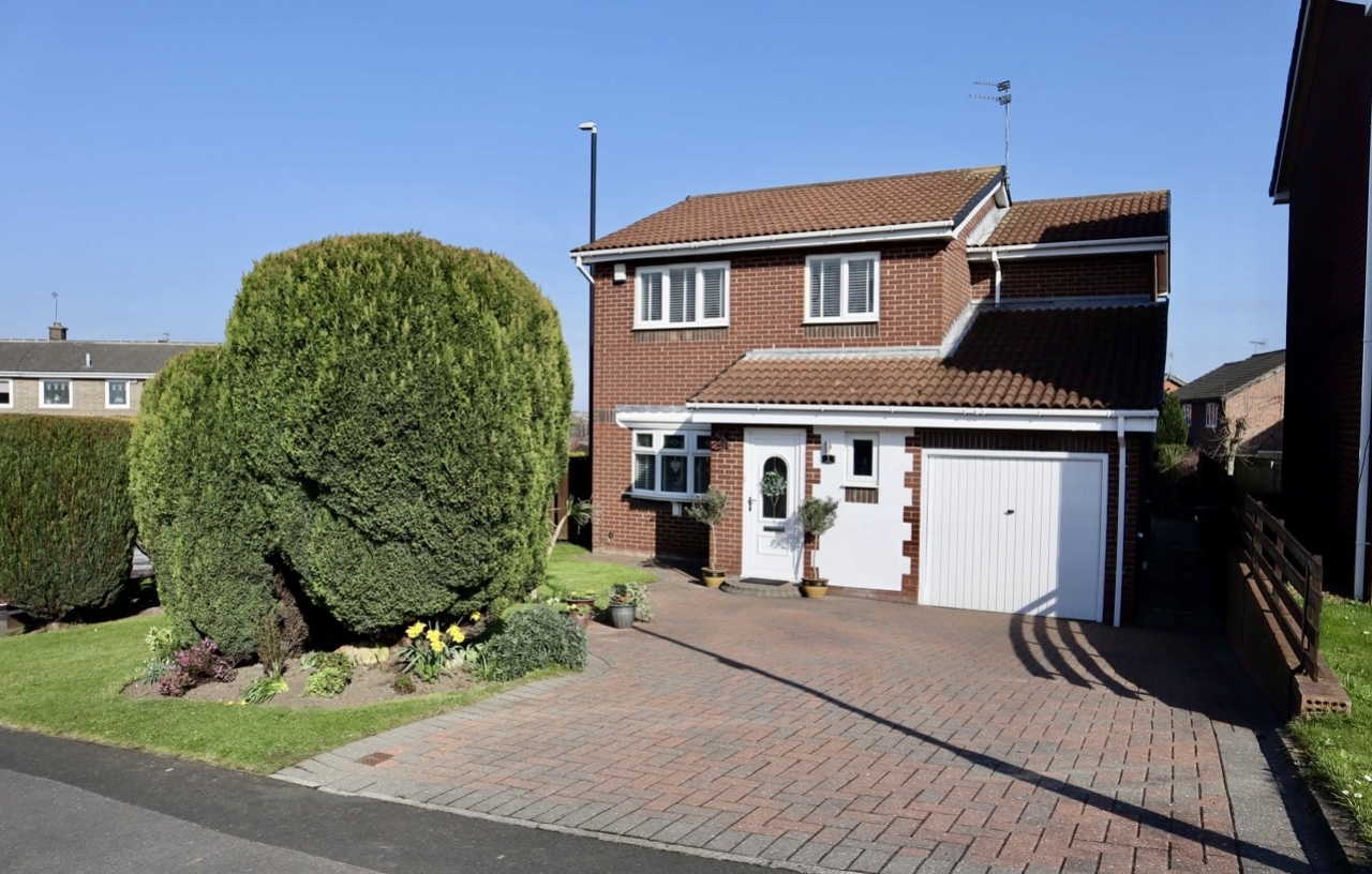 4 bedroom Detached Under Offer