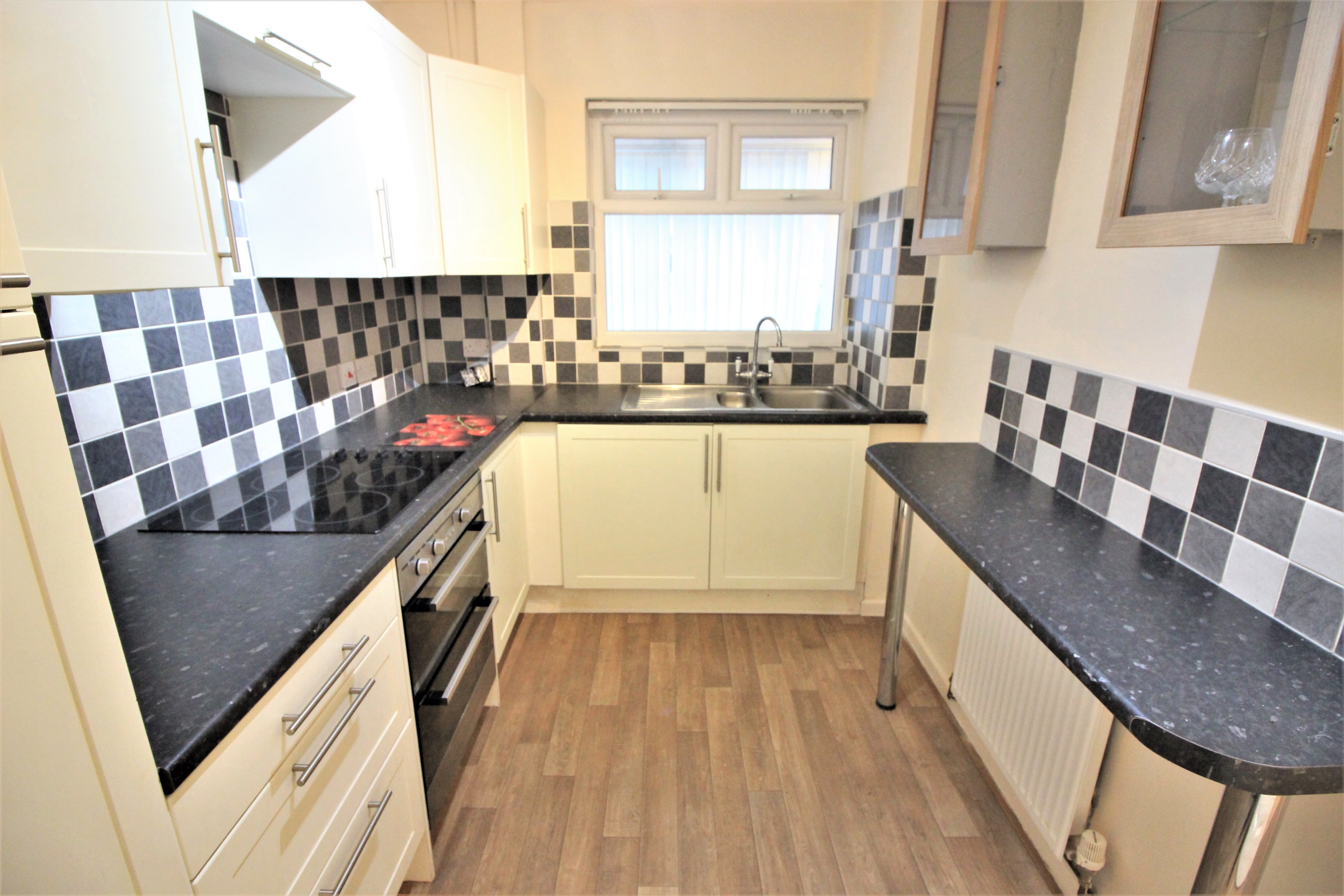 2 bedroom Bungalow To Let