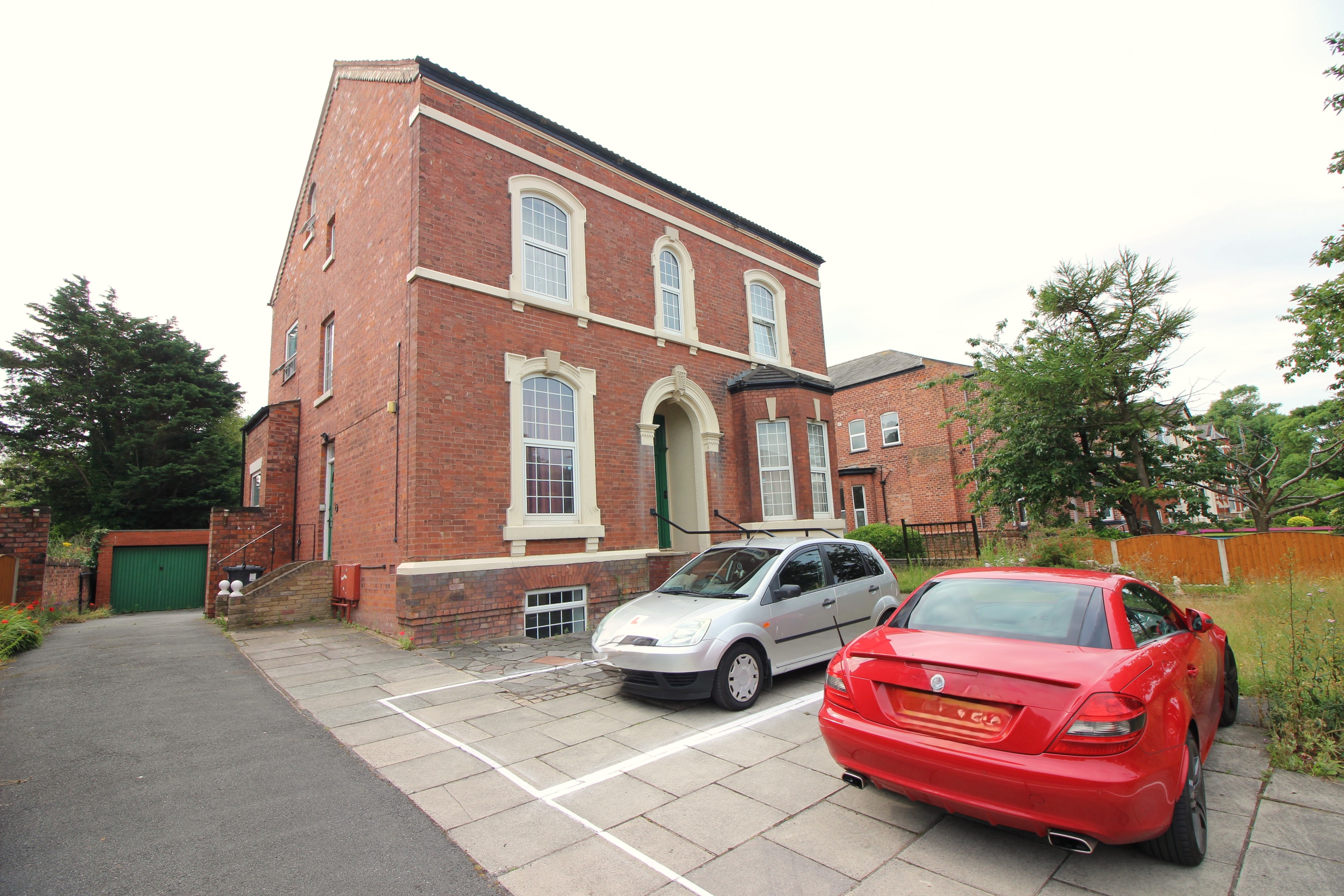 2 bedroom Apartment To Let