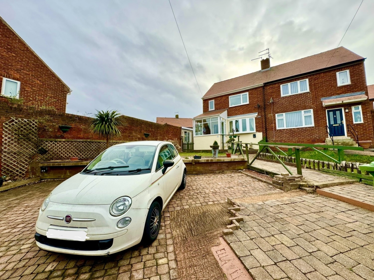 2 bedroom Semi-Detached For Sale