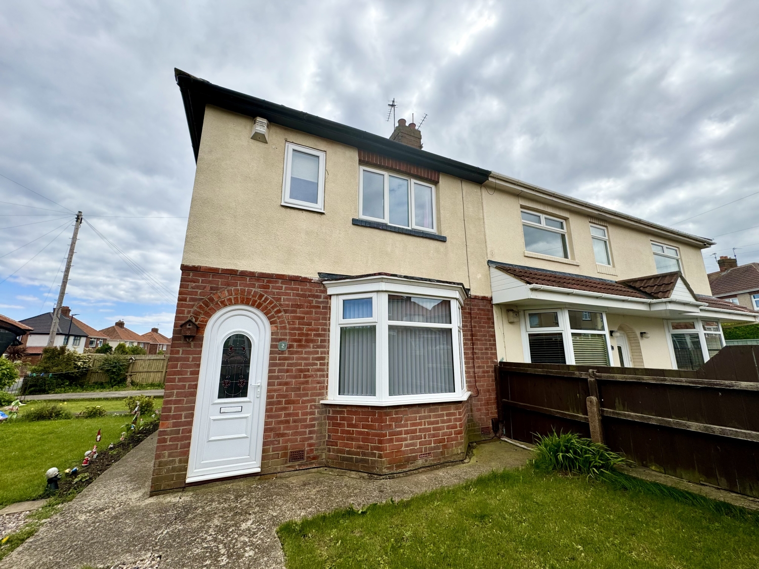 3 bedroom Semi-Detached For Sale