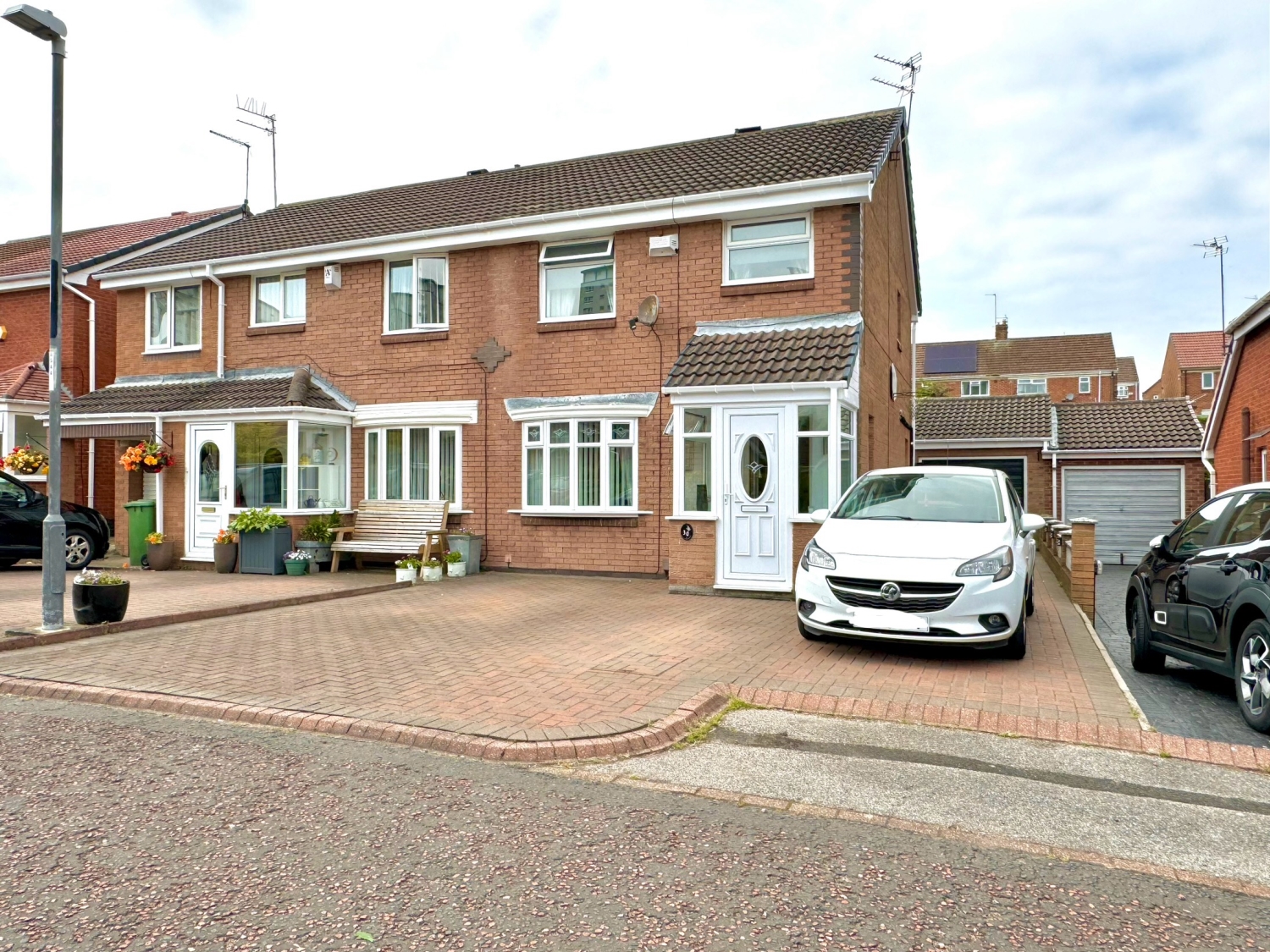 3 bedroom Semi-Detached For Sale