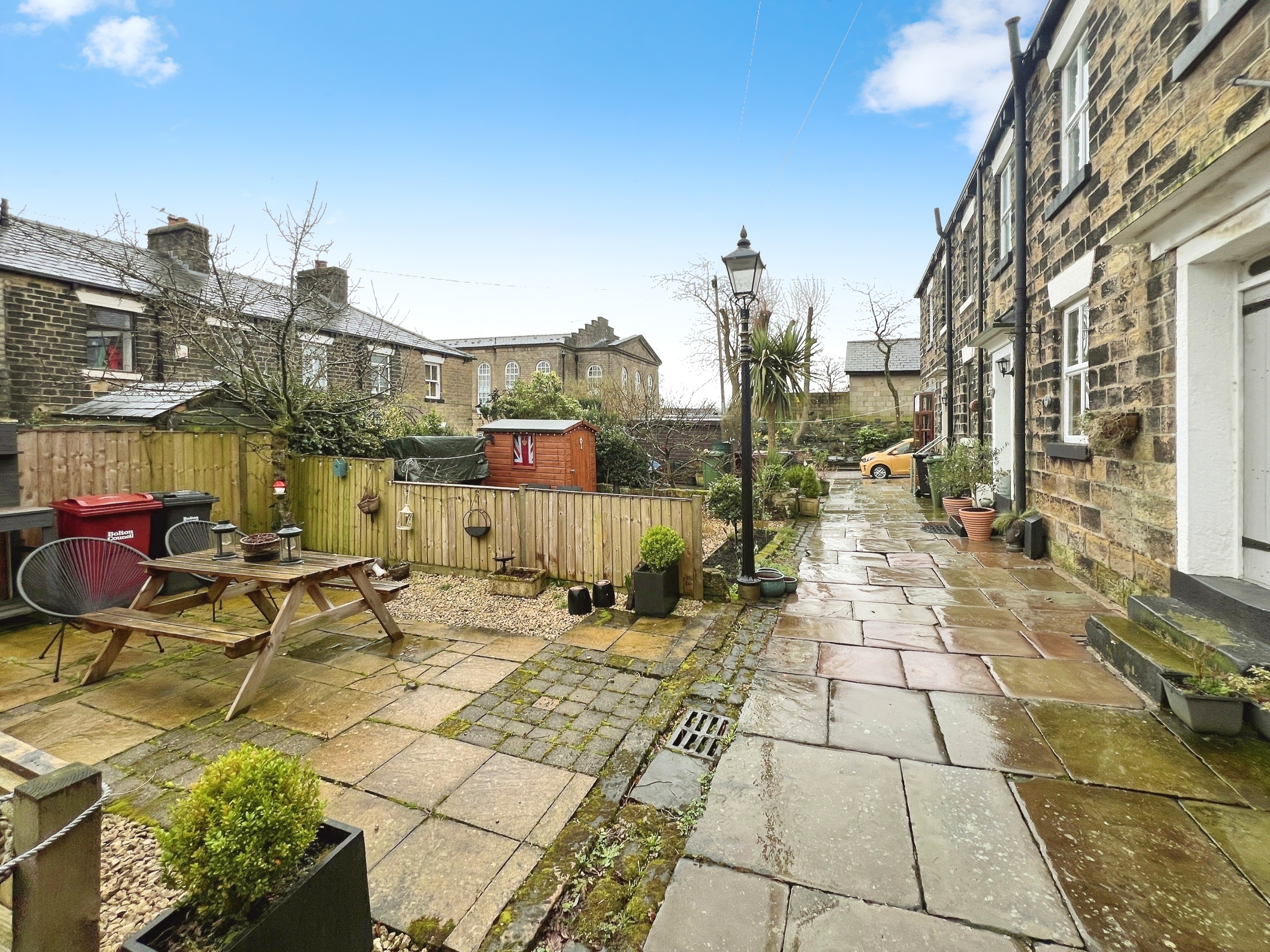2 bedroom Cottage SSTC