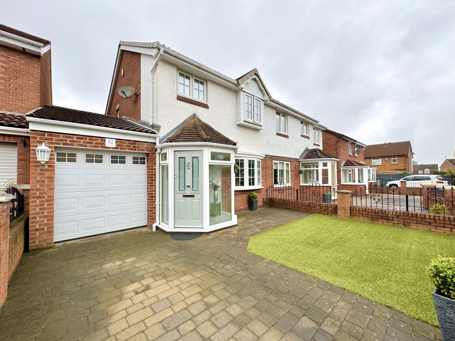 3 bedroom Semi-Detached Under Offer