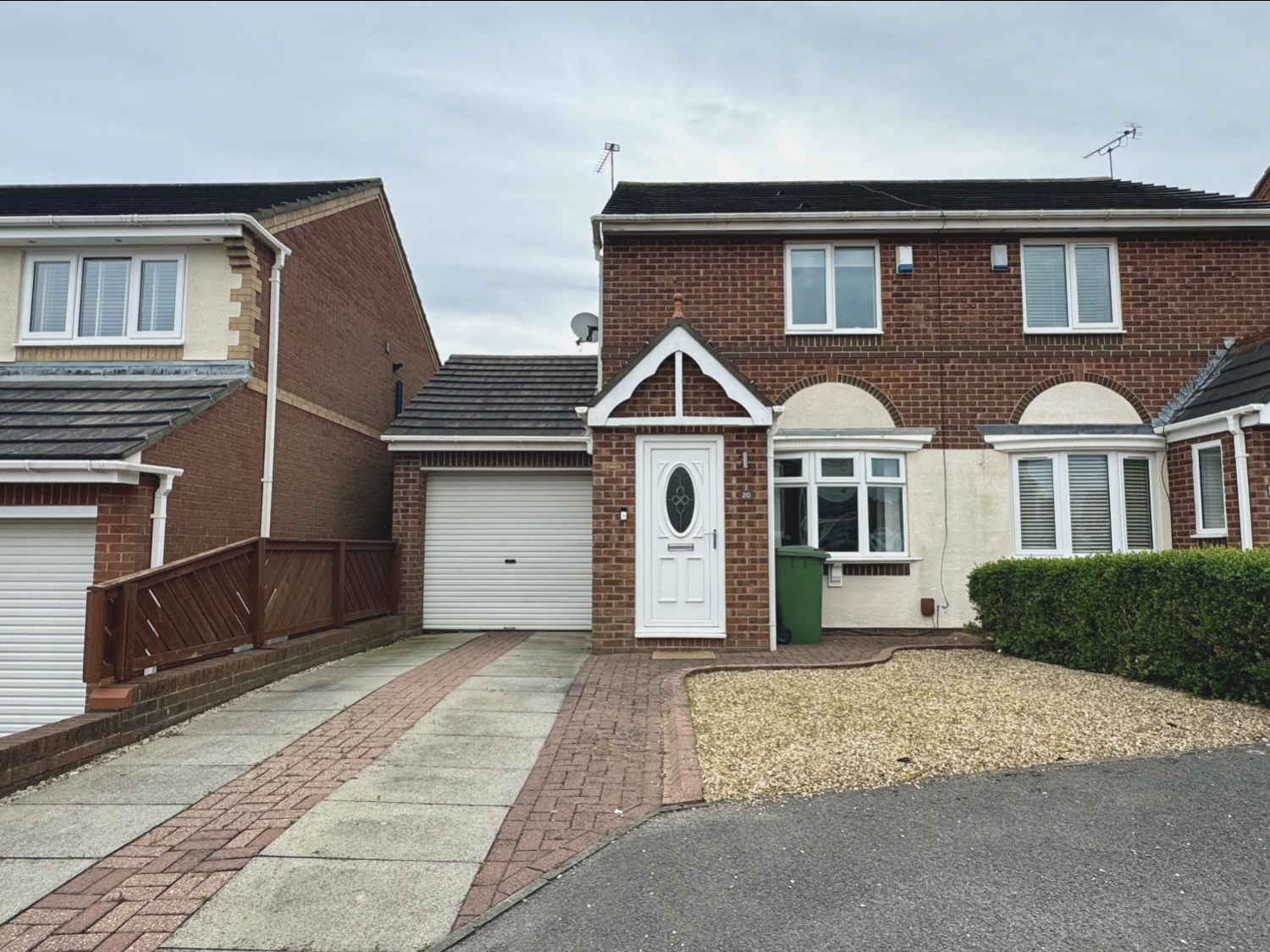 2 bedroom Semi-Detached For Sale