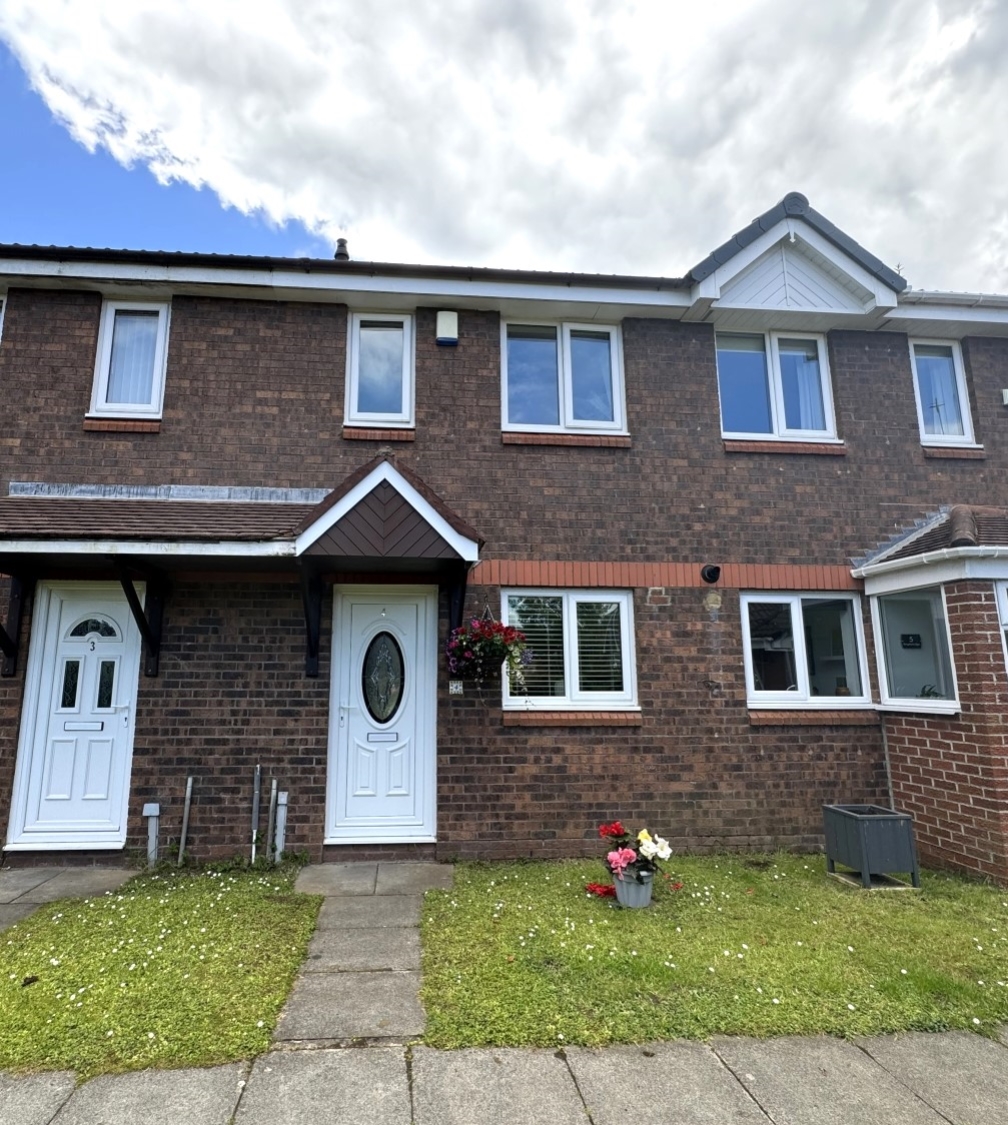2 bedroom Terraced For Sale