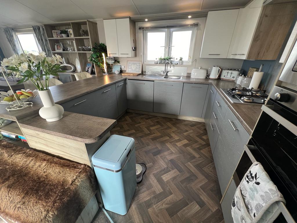 2 bedroom Lodge For Sale