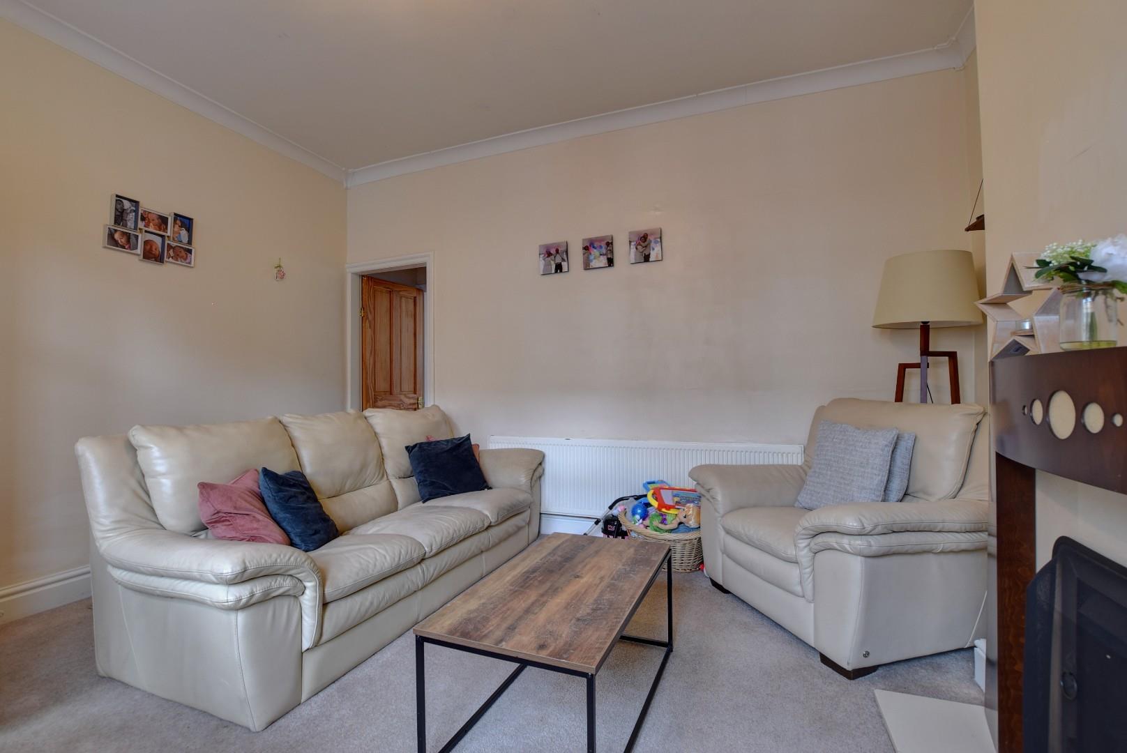 2 bedroom Terraced For Sale