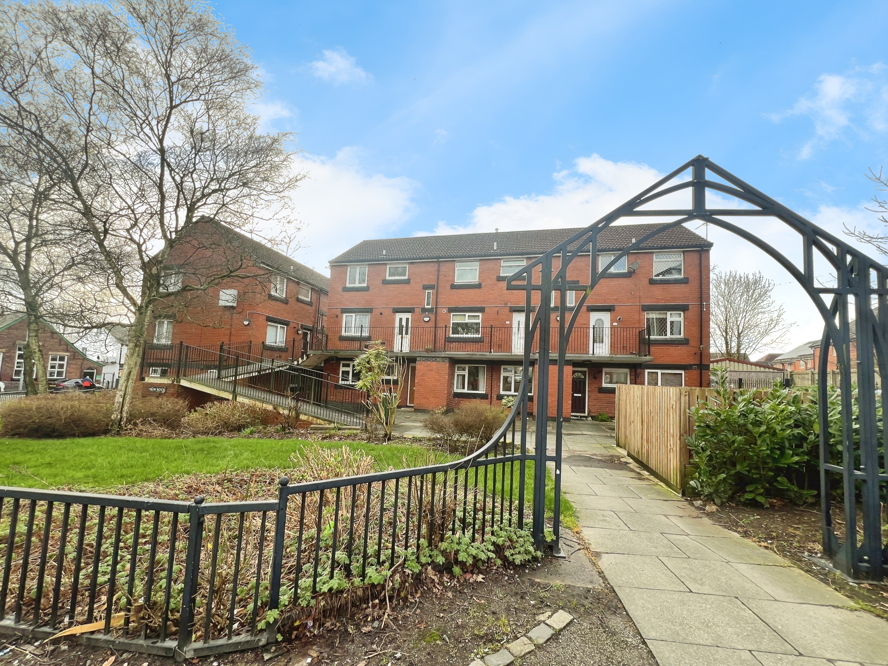 3 bedroom Flat SSTC