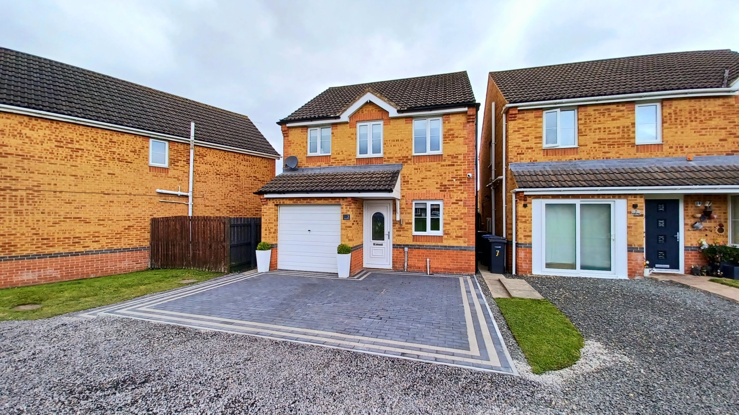 3 bedroom Detached To Let