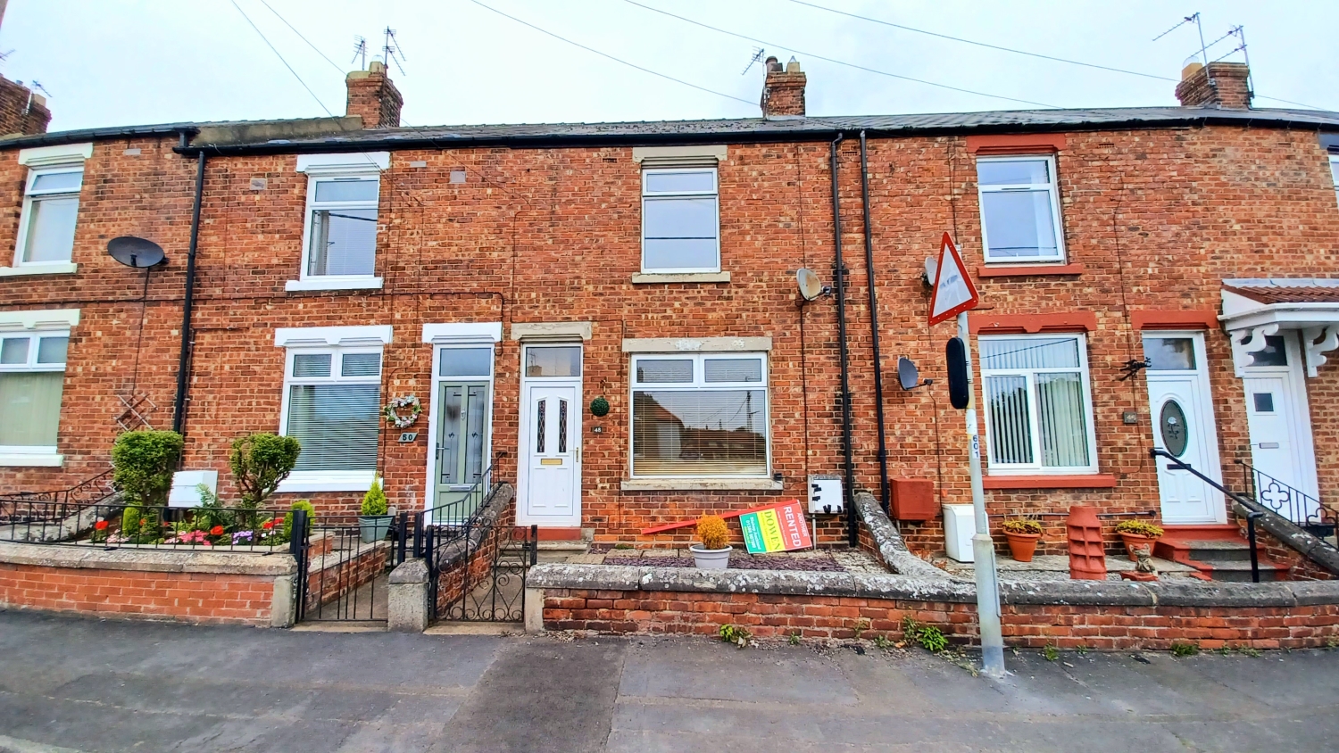 2 bedroom Terraced To Let