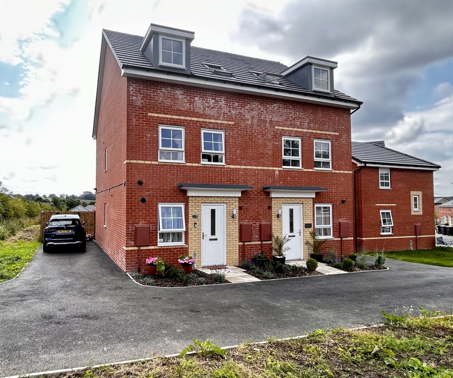 3 bedroom Semi-Detached Under Offer