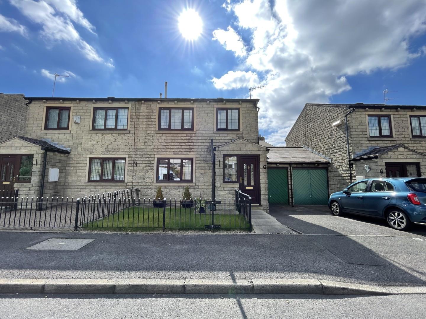 3 bedroom Semi-Detached Under Offer