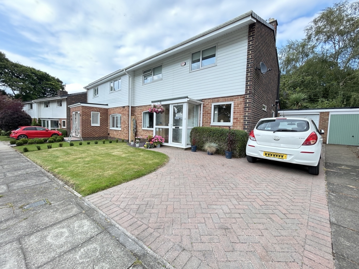 3 bedroom Semi-Detached For Sale