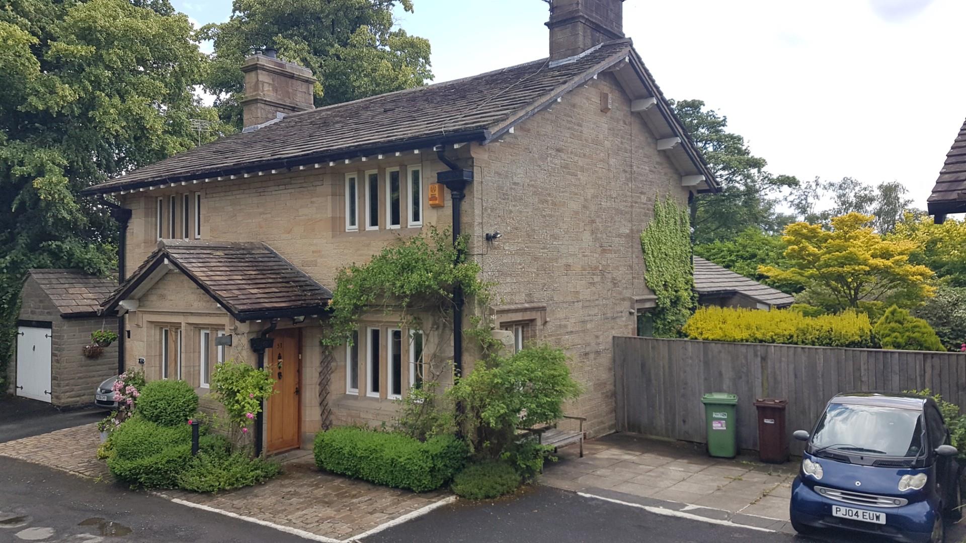 2 bedroom Semi-Detached Under Offer