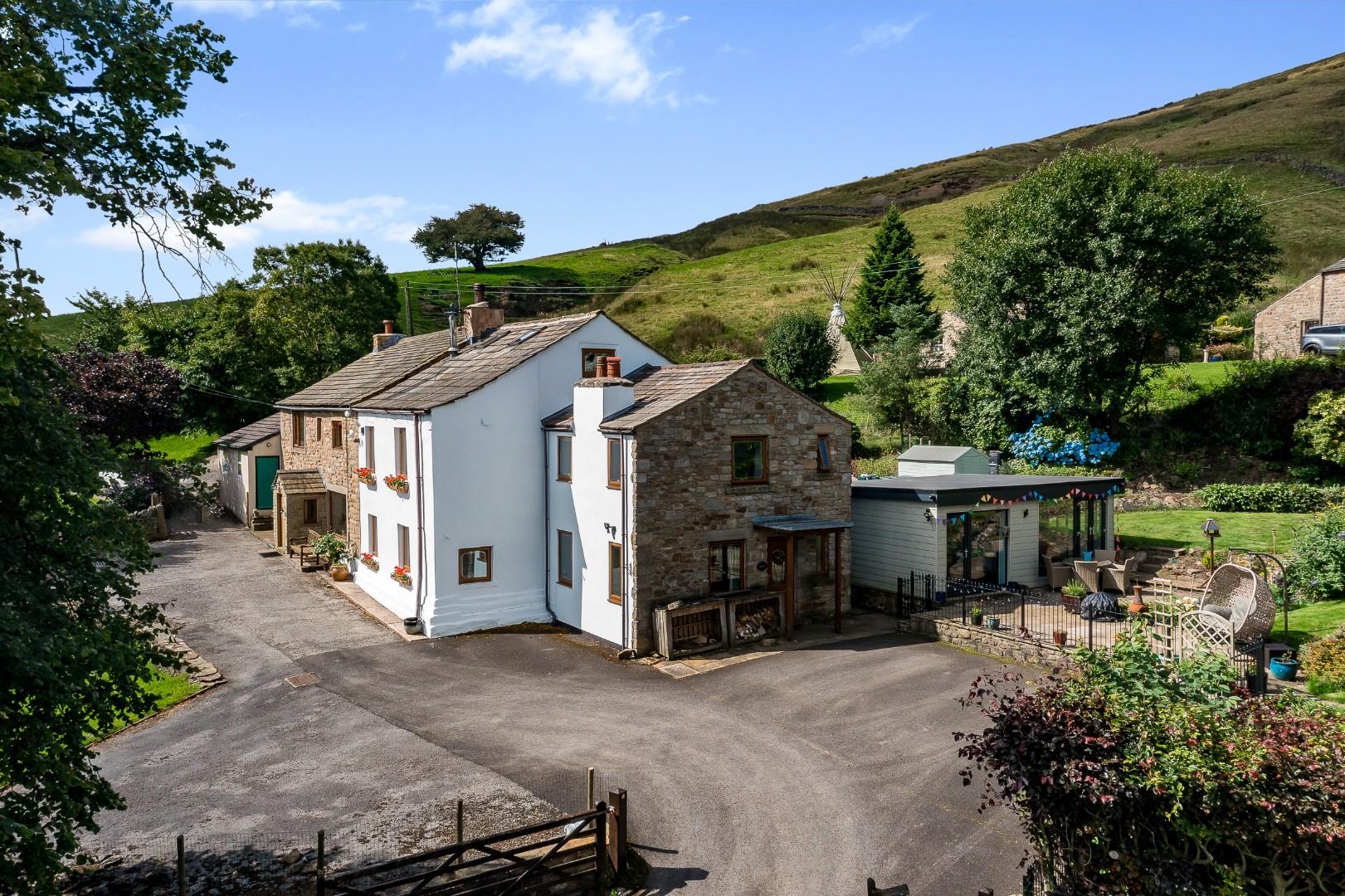 4 bedroom Semi-Detached For Sale