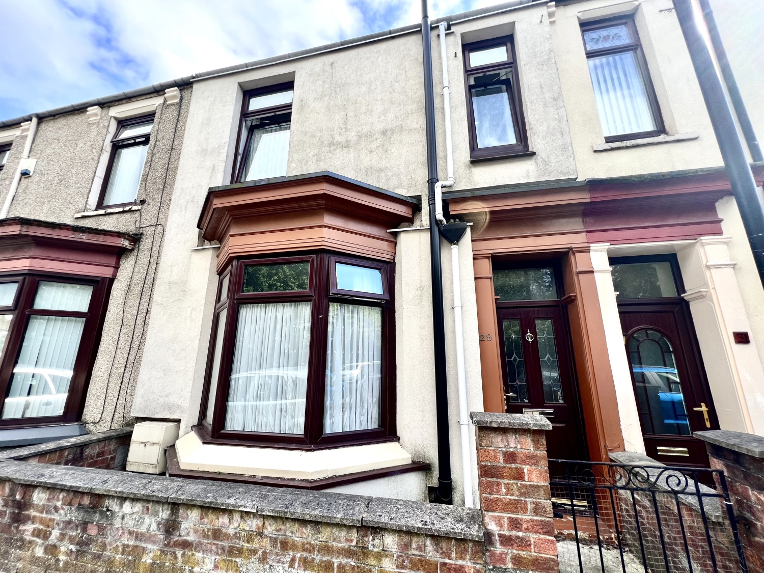 2 bedroom Terraced For Sale