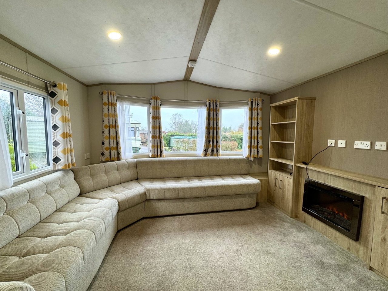 2 bedroom  For Sale