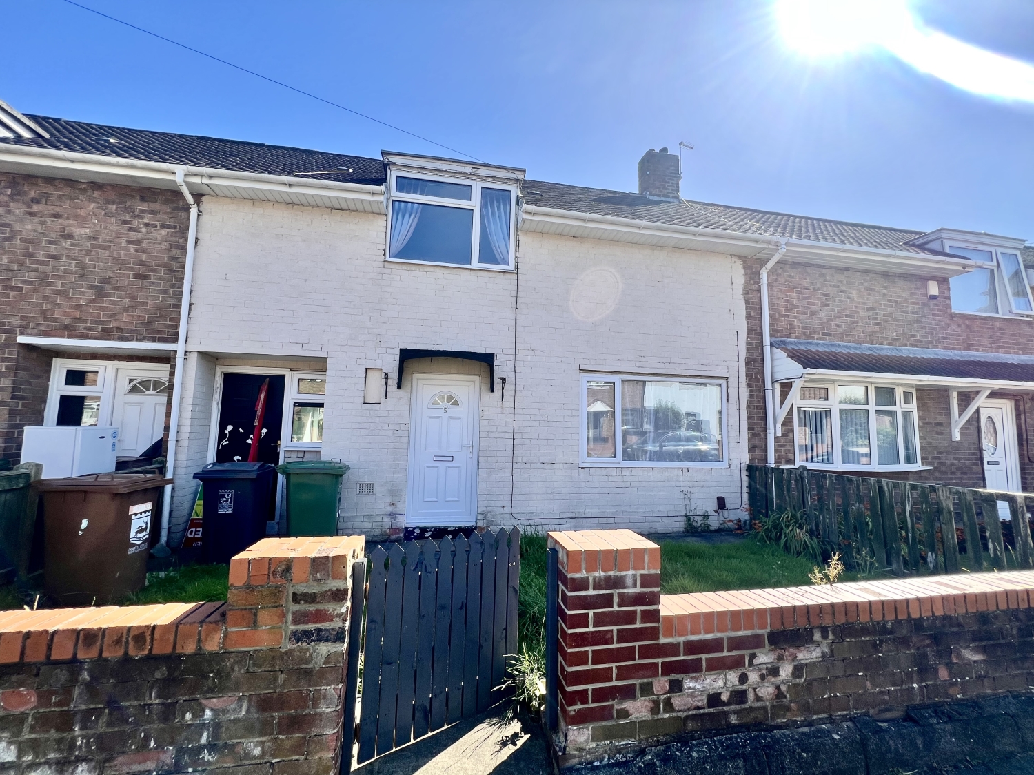 2 bedroom Terraced For Sale