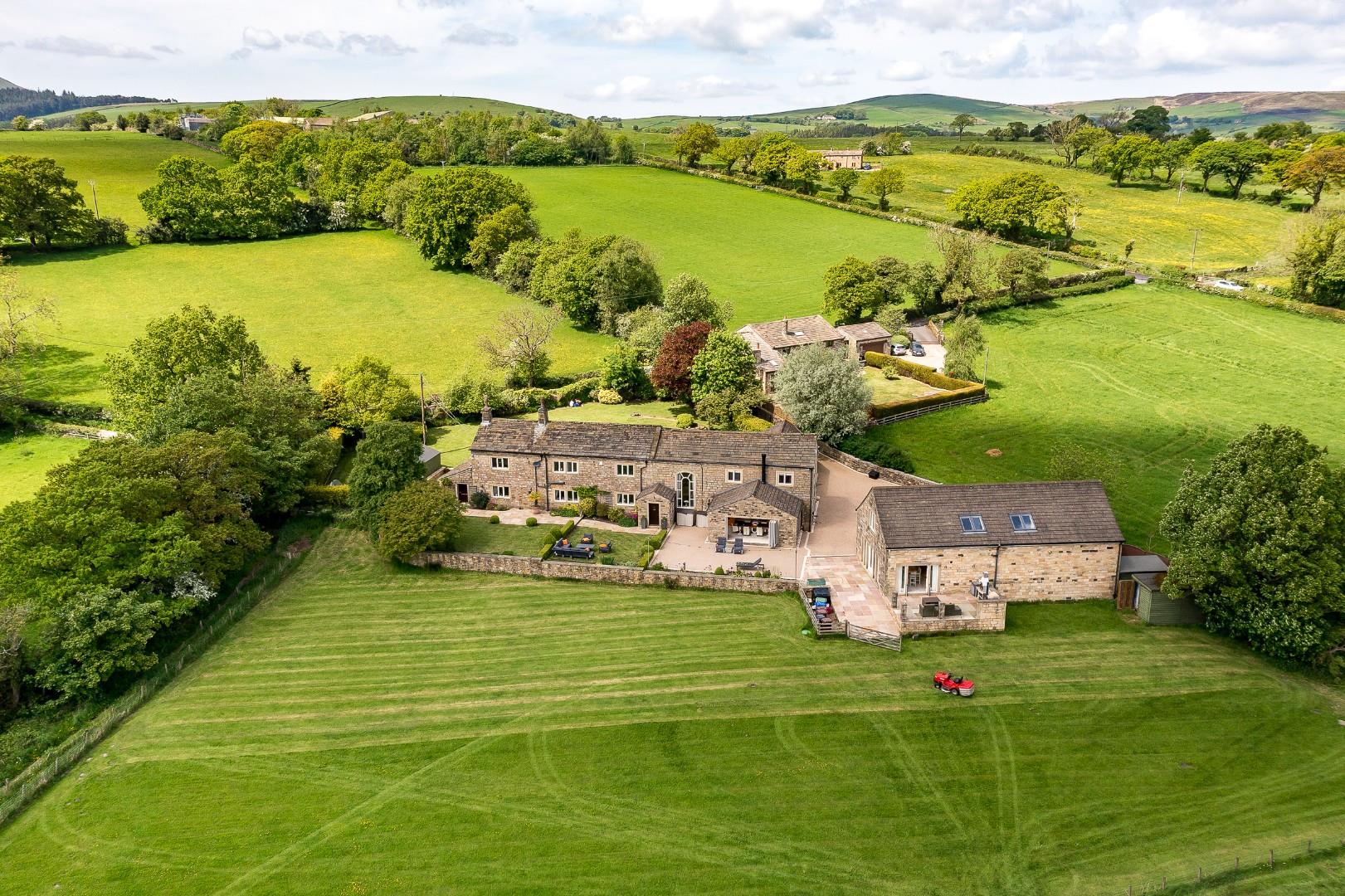 5 bedroom Detached Under Offer