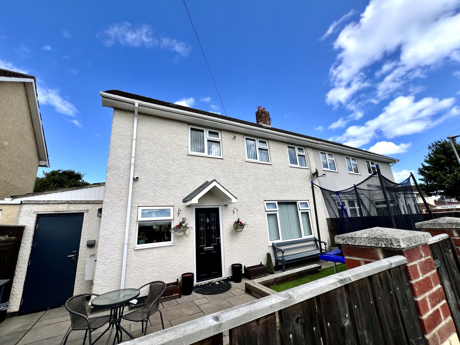 3 bedroom Semi-Detached For Sale