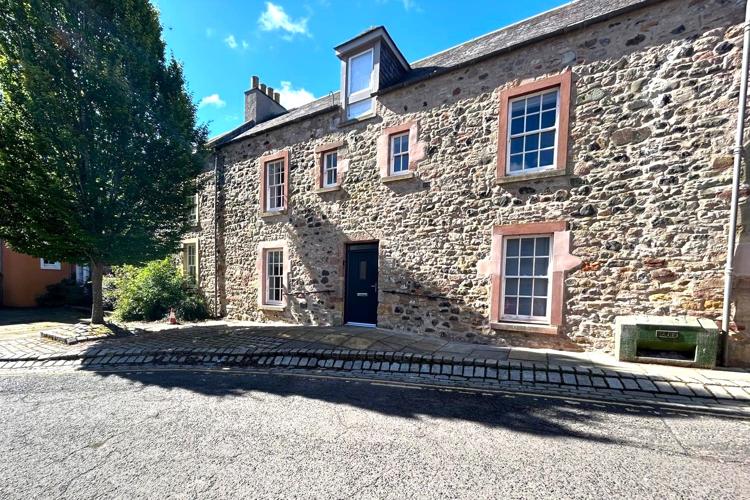 1 bedroom Apartment To Let