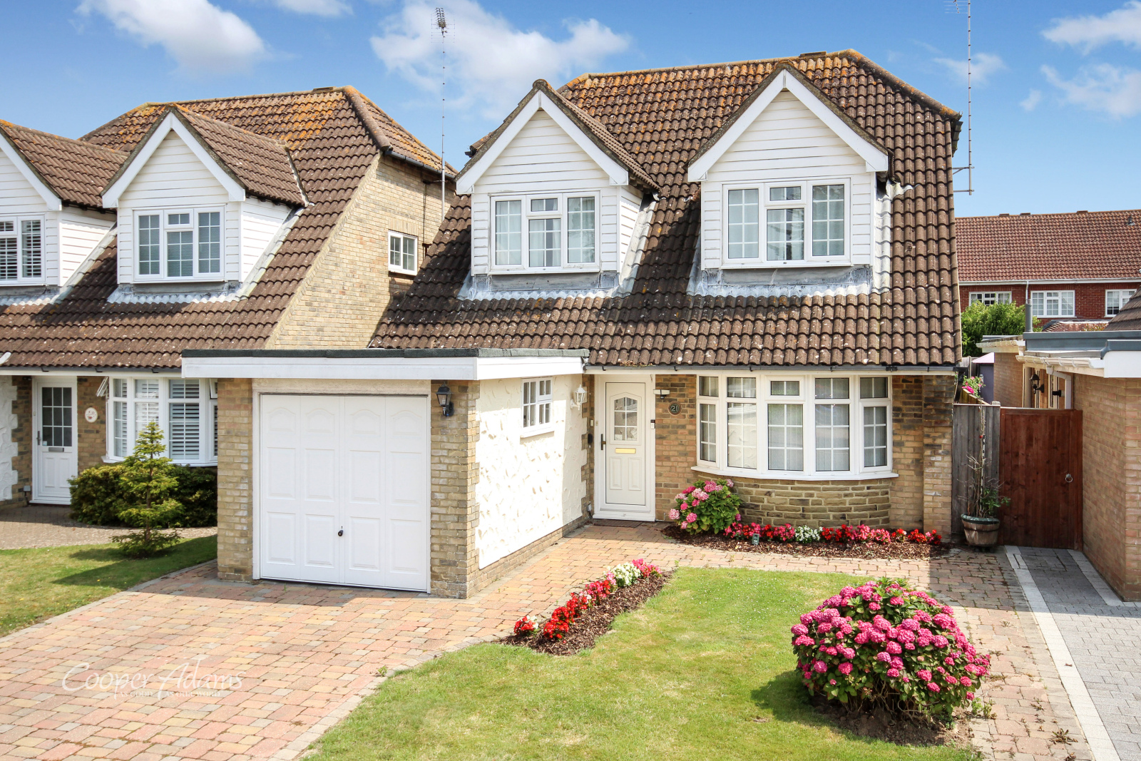 3 bedroom Detached House SSTC