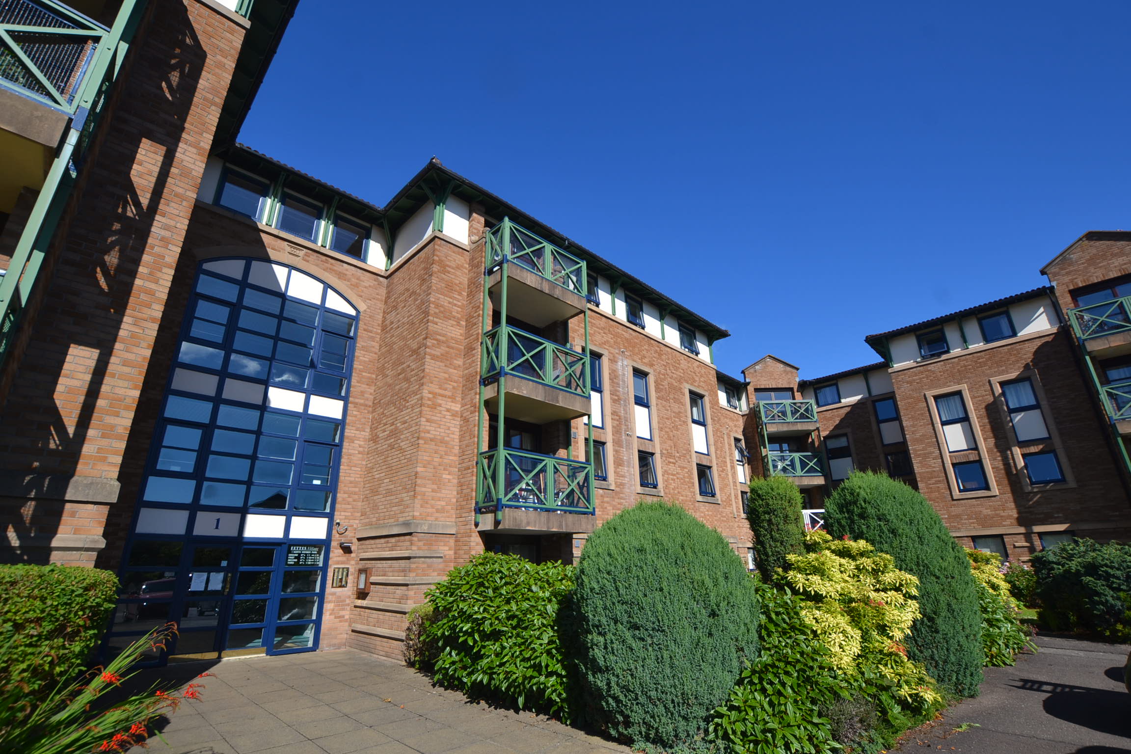 2 bedroom Apartment To Let