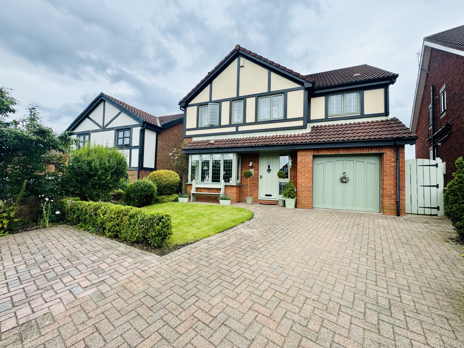 4 bedroom Detached Under Offer