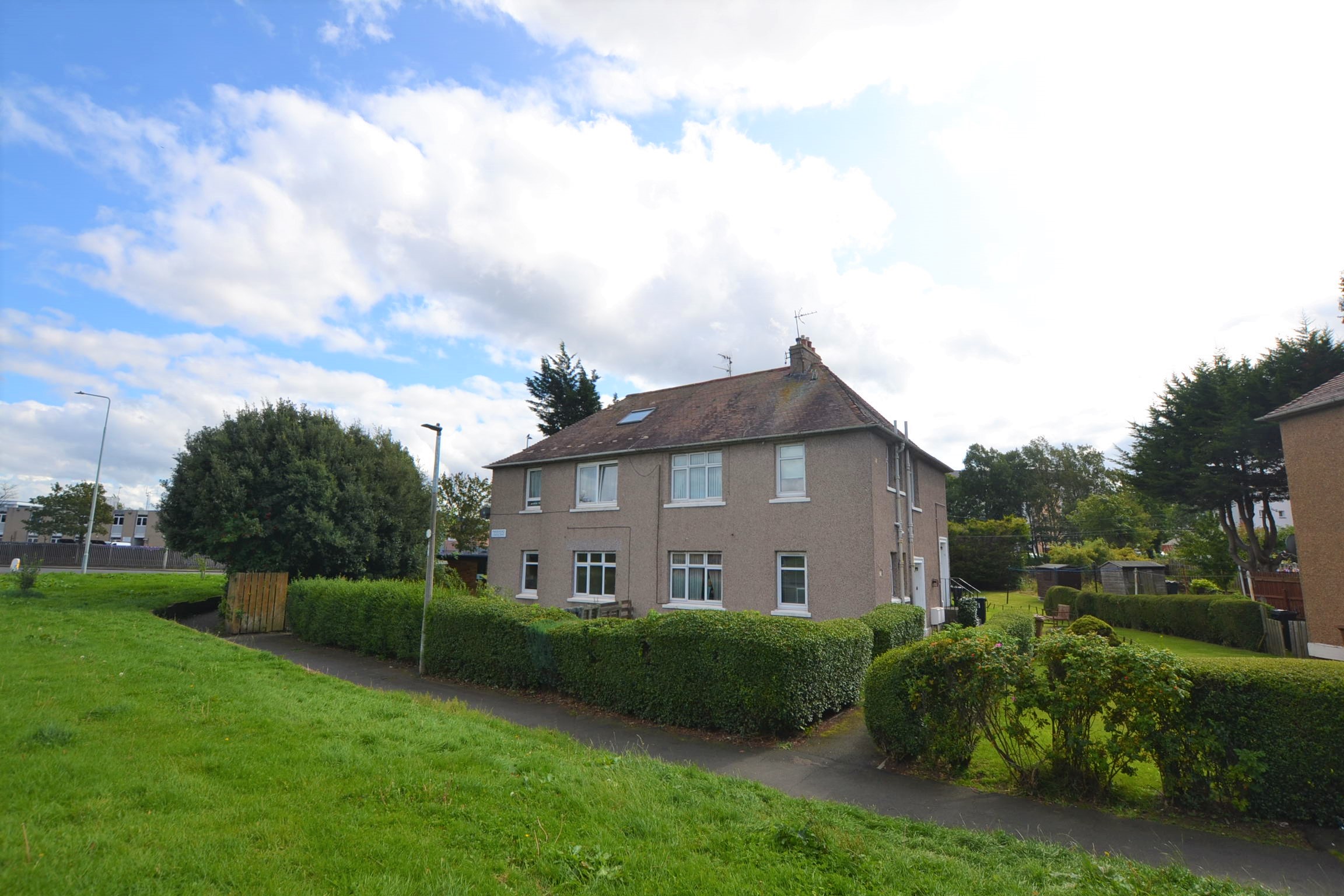 2 bedroom Apartment To Let
