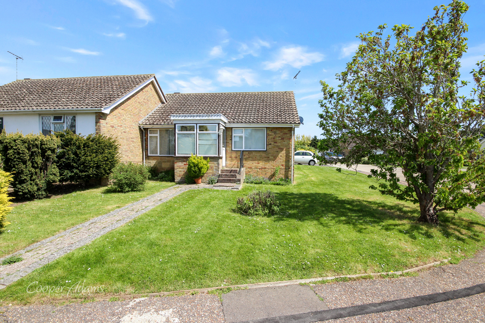 2 bedroom Semi-Detached House Sold