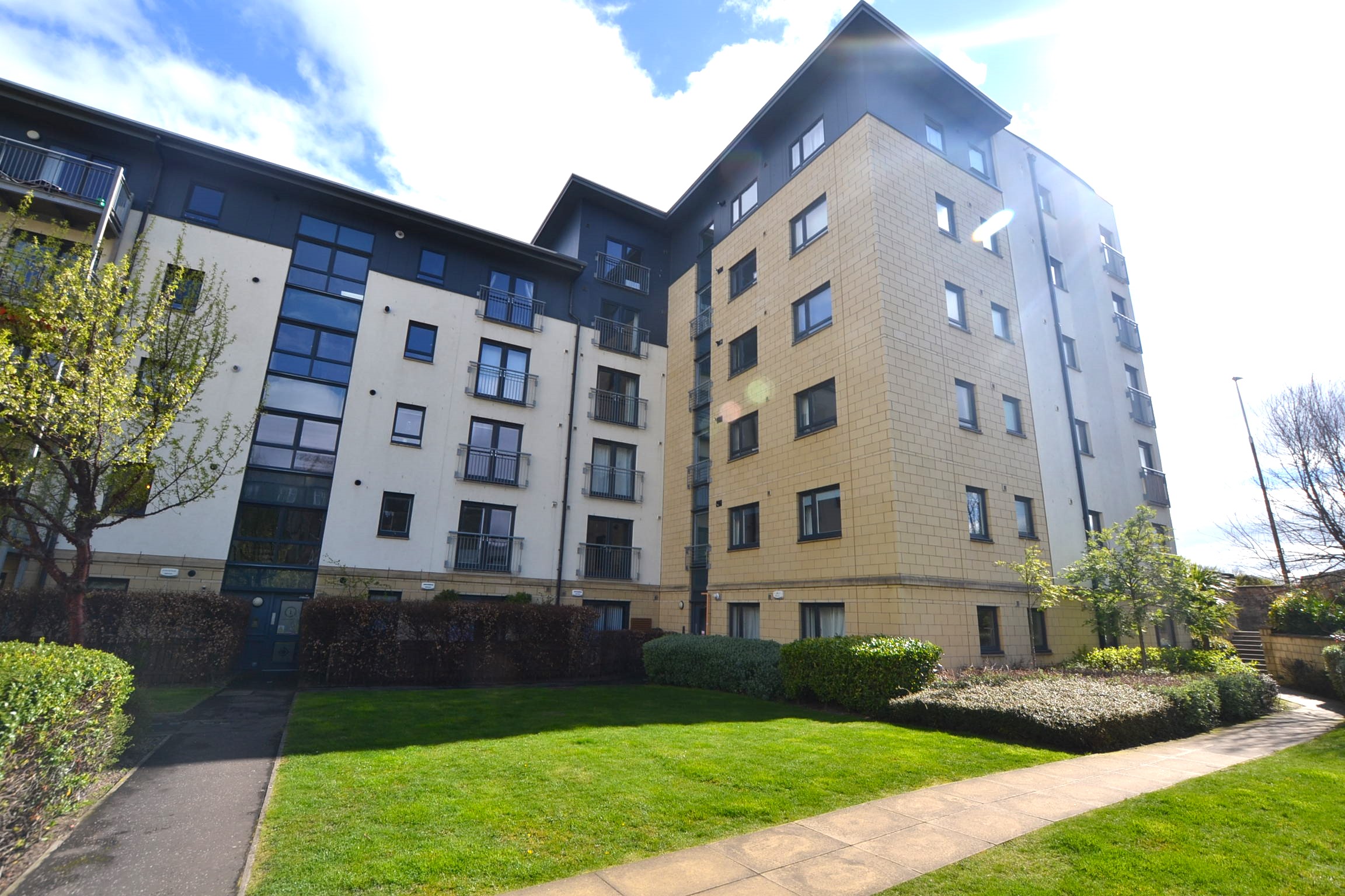 2 bedroom Apartment To Let