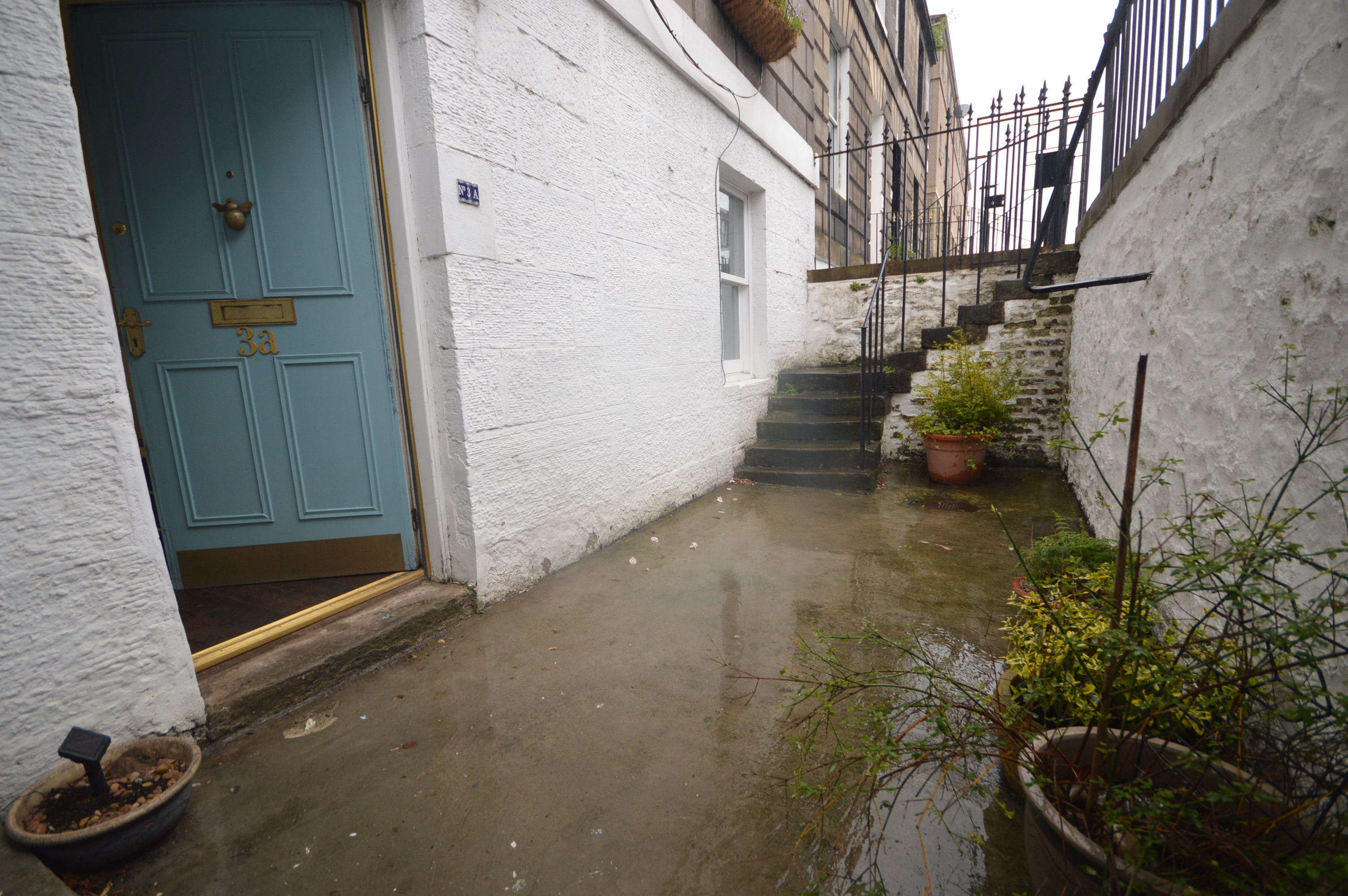 2 bedroom Apartment To Let