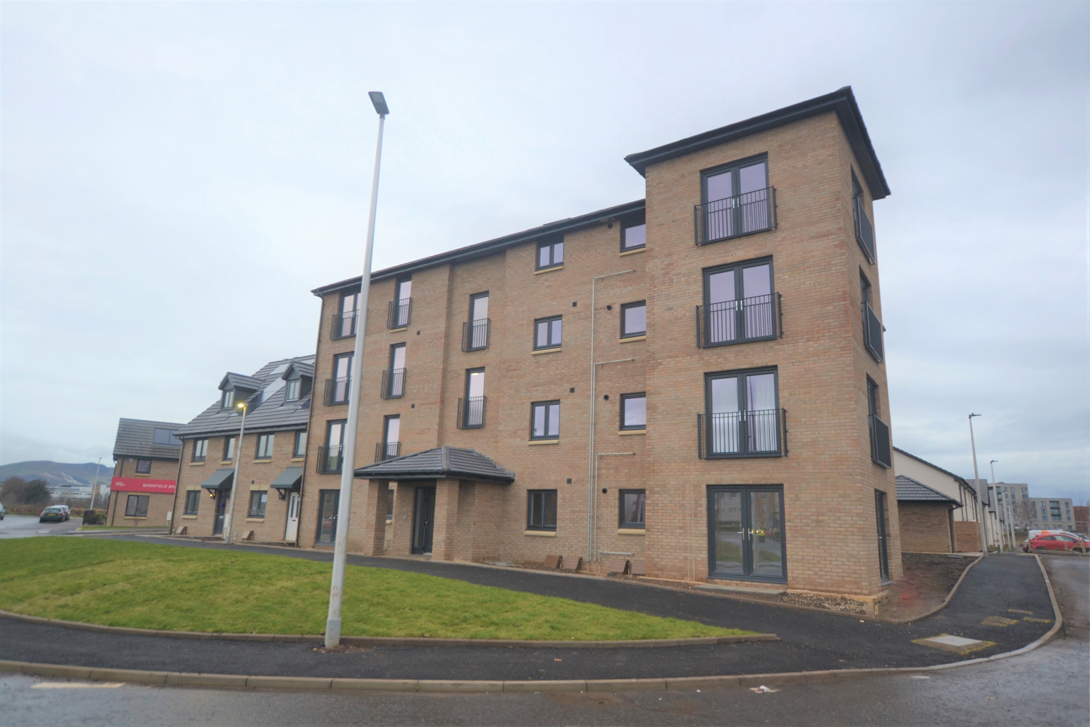 2 bedroom Apartment To Let