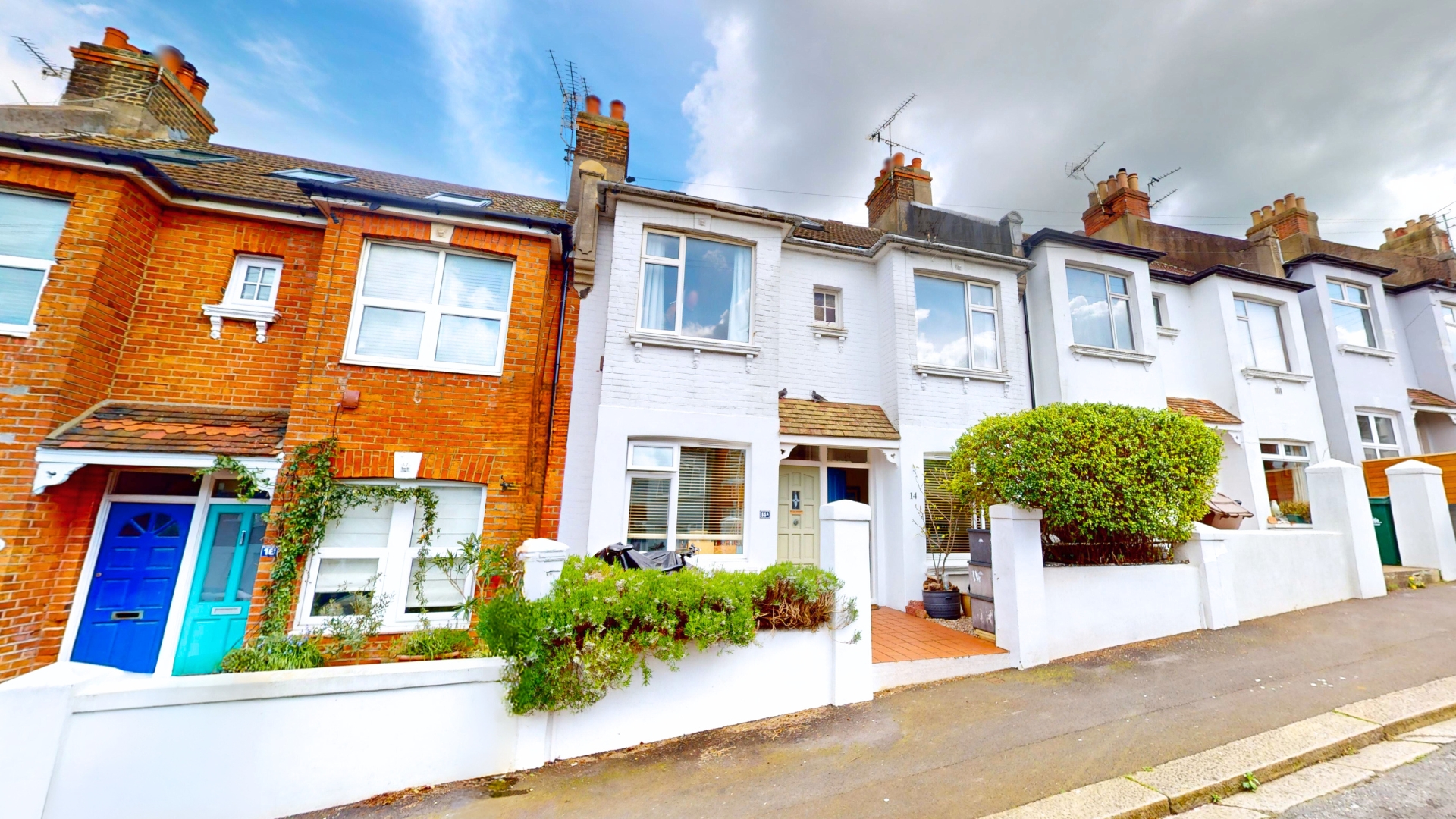 2 bedroom Apartment For Sale