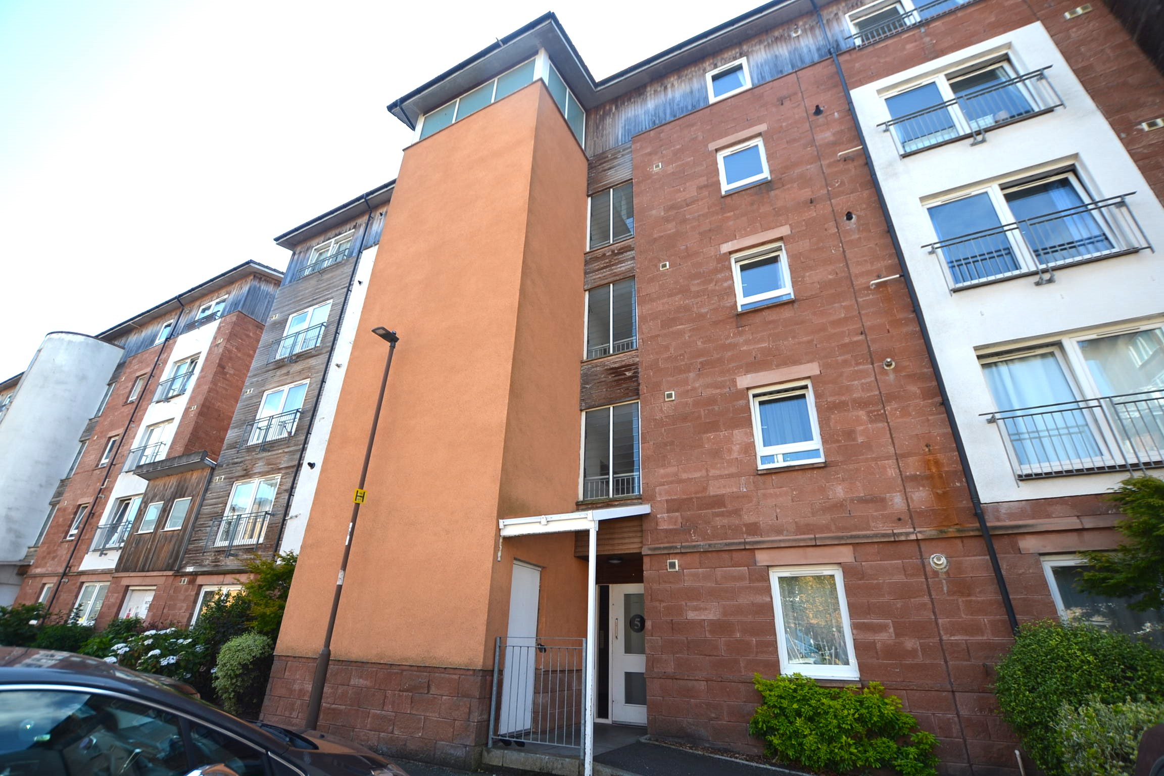 2 bedroom Apartment To Let