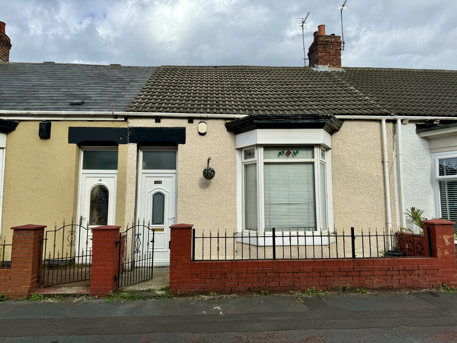 2 bedroom Terraced For Sale