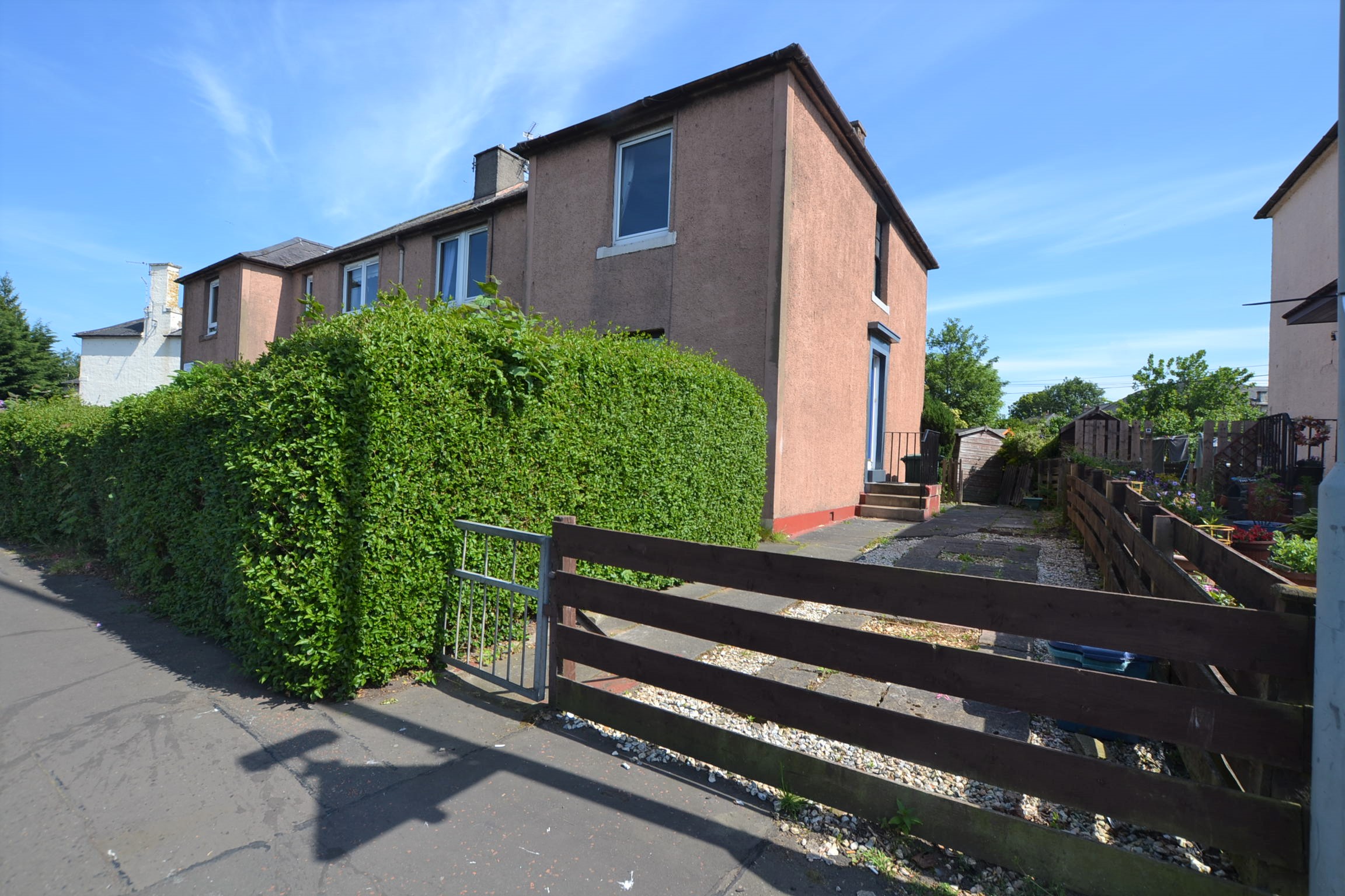 2 bedroom Apartment To Let