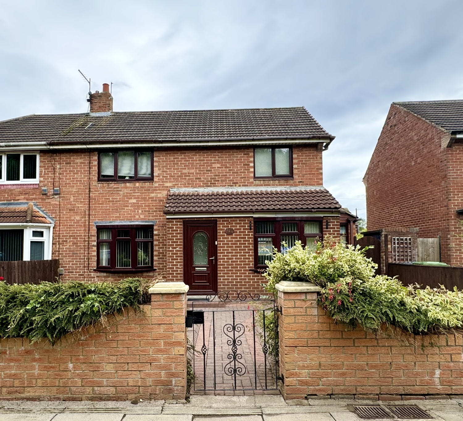 3 bedroom Semi-Detached Under Offer