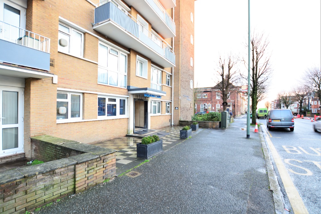 1 bedroom Apartment Let agreed