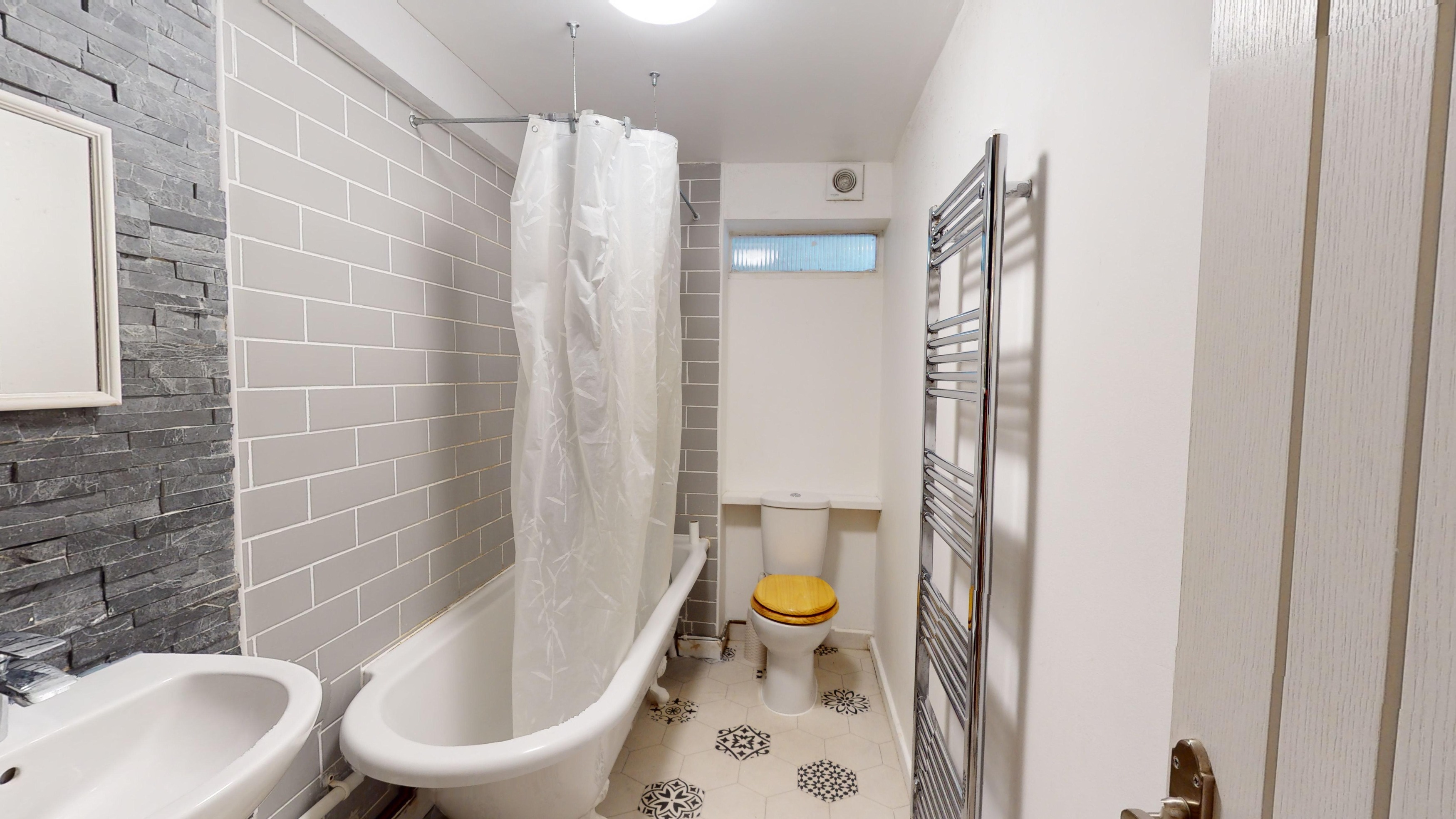 1 bedroom Apartment To Let