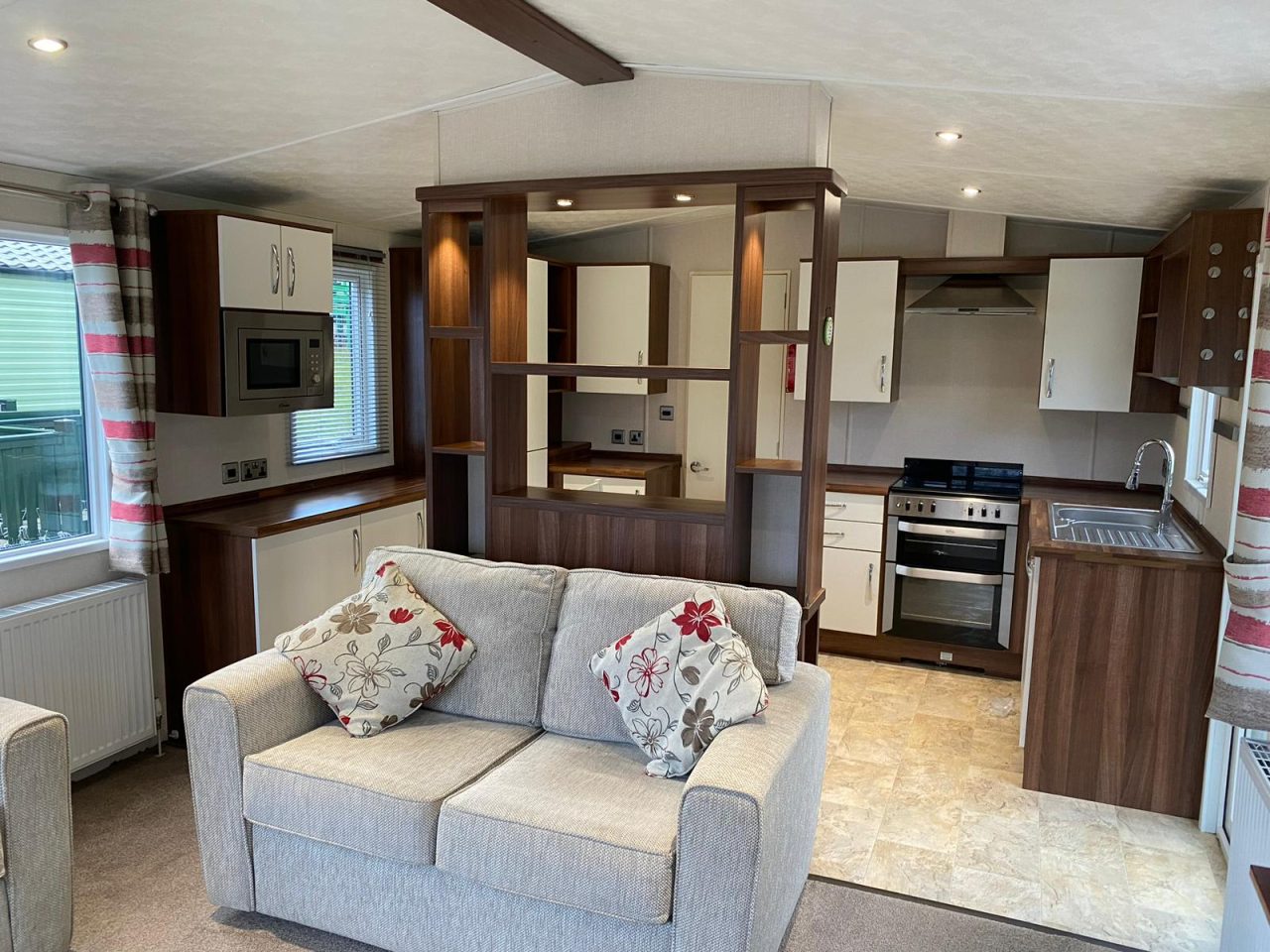 2 bedroom Static Home For Sale