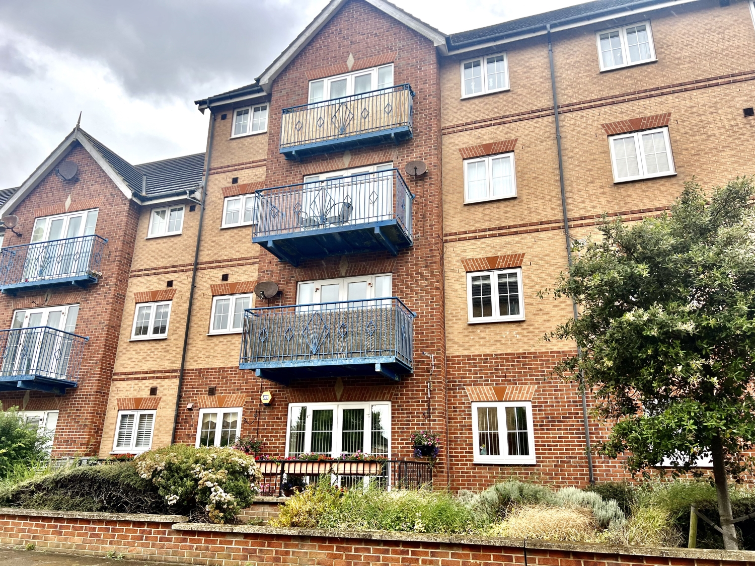 2 bedroom Apartment For Sale
