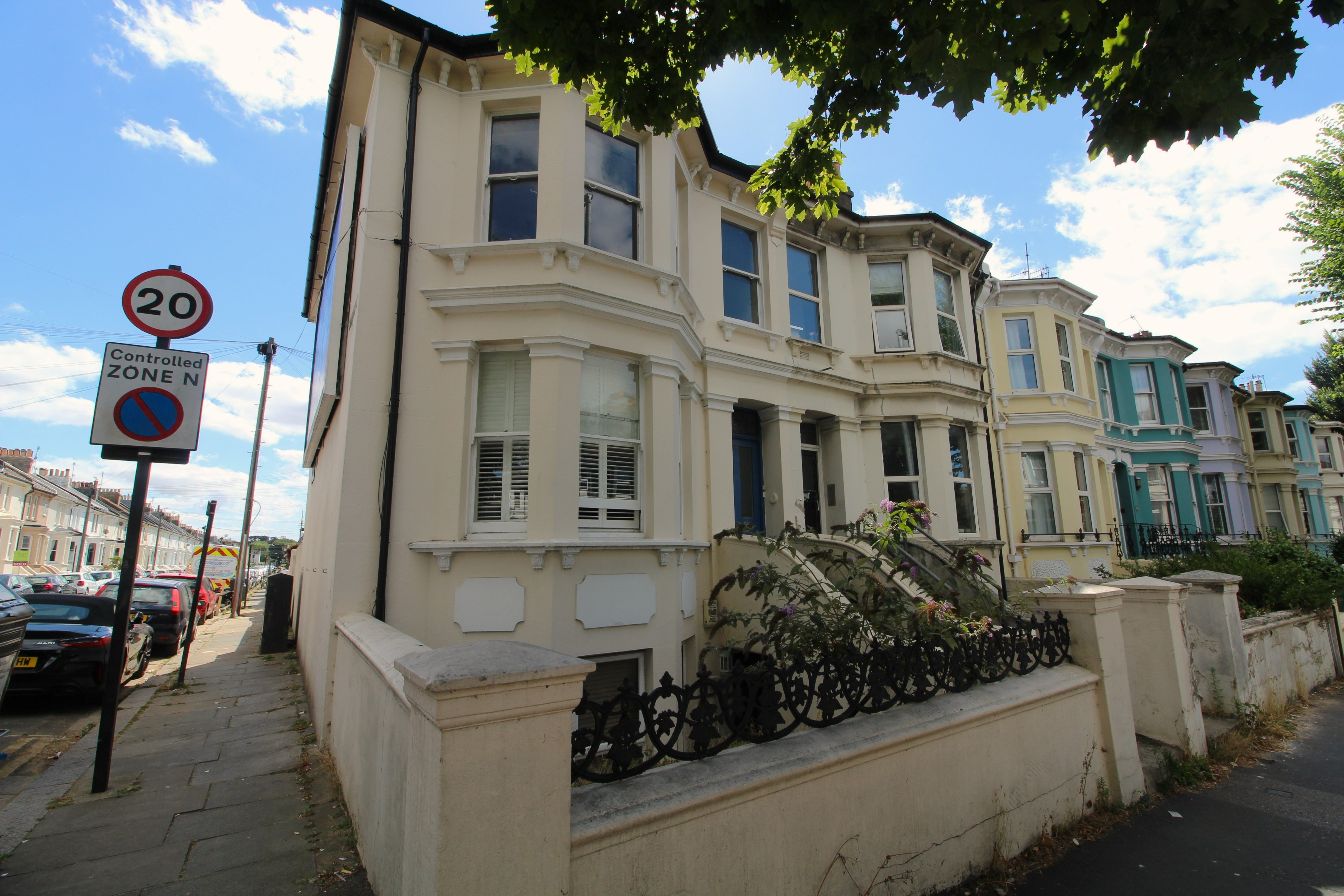 1 bedroom Apartment Let agreed