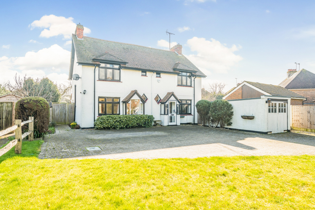 4 bedroom Semi-Detached House SSTC