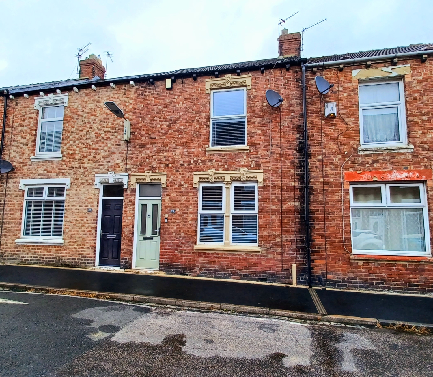 2 bedroom Terraced For Sale