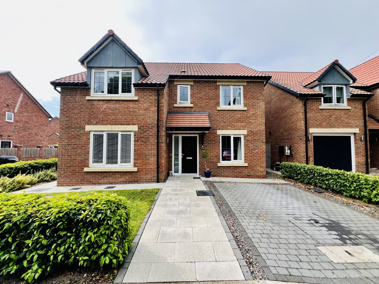 4 bedroom Detached Under Offer