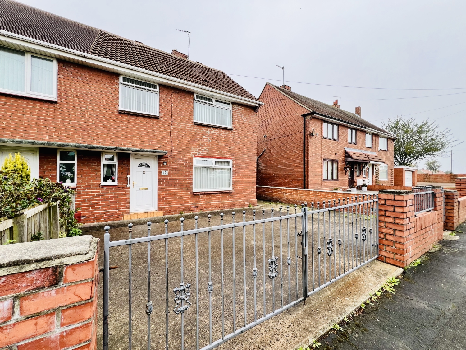 3 bedroom Semi-Detached For Sale
