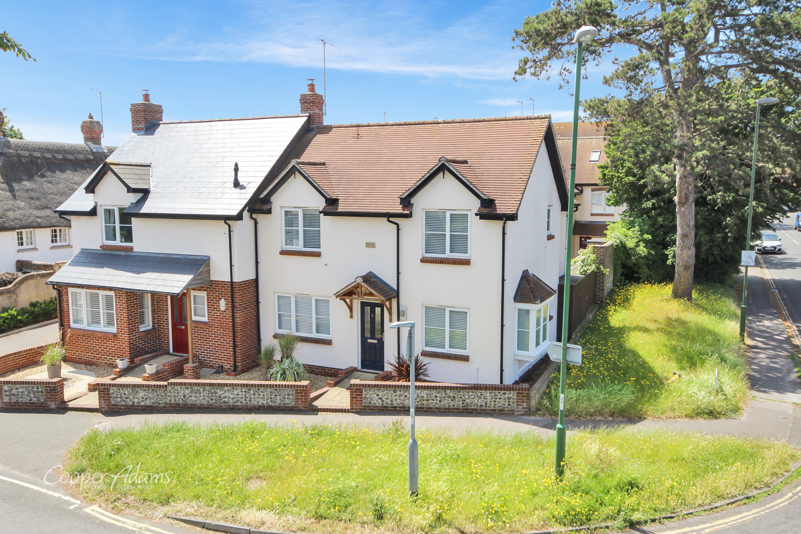 3 bedroom Semi-Detached House SSTC